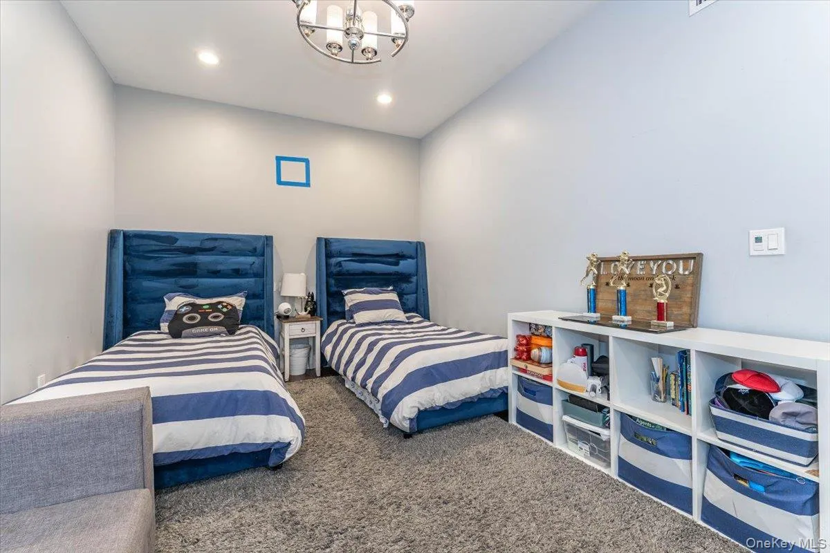 266 Rockaway Turnpike, Hempstead, NY, 6 Bedrooms Bedrooms, 10 Rooms Rooms,3 BathroomsBathrooms,Residential Lease,For Rent,Rockaway,0,1024277 266 Rockaway Turnpike, Hempstead, NY, 6 Bedrooms Bedrooms, 10 Rooms Rooms,3 BathroomsBathrooms,Residential Lease,For Rent,Rockaway,0,1024277