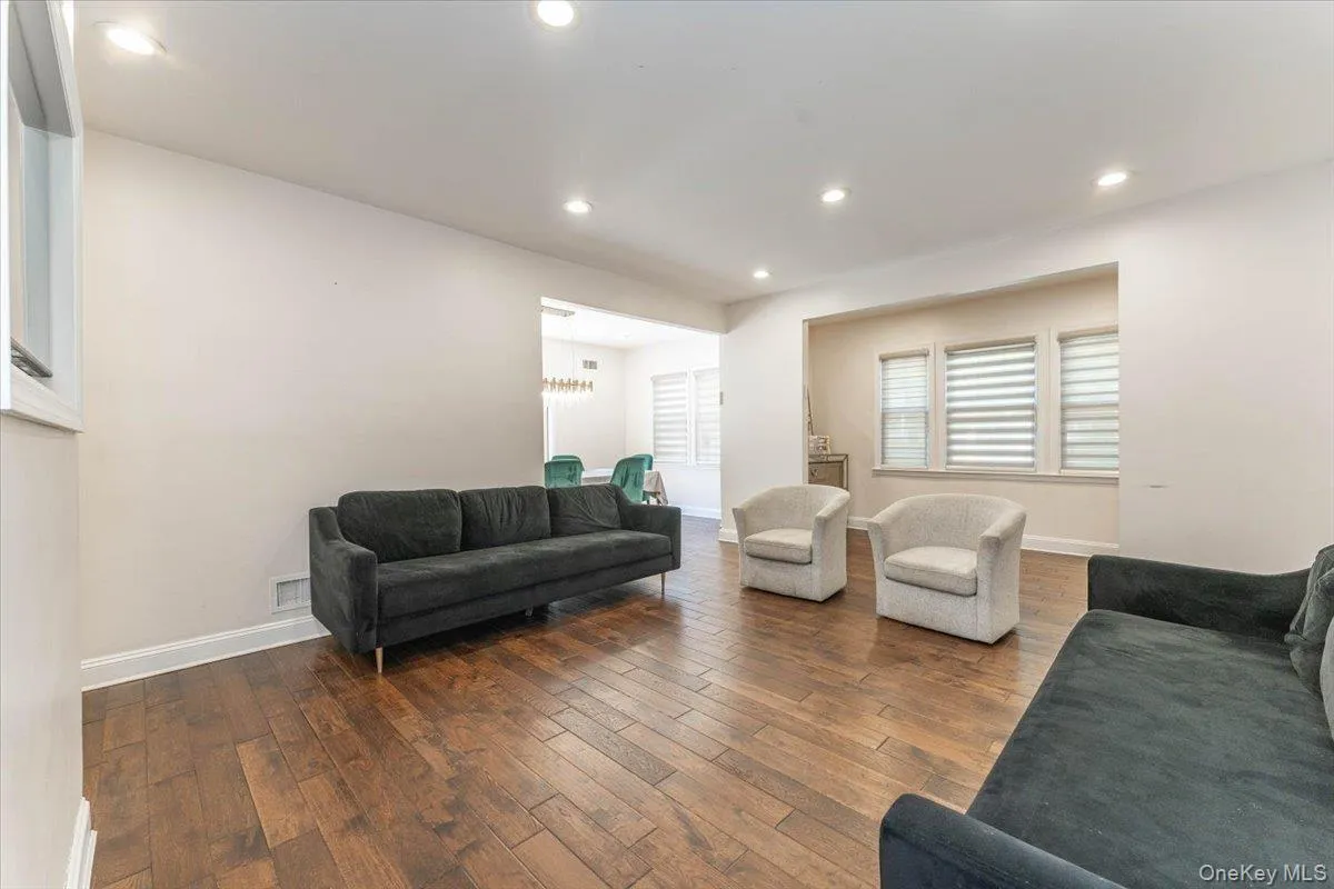 266 Rockaway Turnpike, Hempstead, NY, 6 Bedrooms Bedrooms, 10 Rooms Rooms,3 BathroomsBathrooms,Residential Lease,For Rent,Rockaway,0,1024277 266 Rockaway Turnpike, Hempstead, NY, 6 Bedrooms Bedrooms, 10 Rooms Rooms,3 BathroomsBathrooms,Residential Lease,For Rent,Rockaway,0,1024277