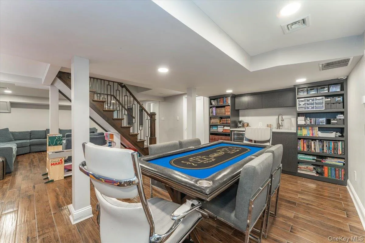 266 Rockaway Turnpike, Hempstead, NY, 6 Bedrooms Bedrooms, 10 Rooms Rooms,3 BathroomsBathrooms,Residential Lease,For Rent,Rockaway,0,1024277 266 Rockaway Turnpike, Hempstead, NY, 6 Bedrooms Bedrooms, 10 Rooms Rooms,3 BathroomsBathrooms,Residential Lease,For Rent,Rockaway,0,1024277