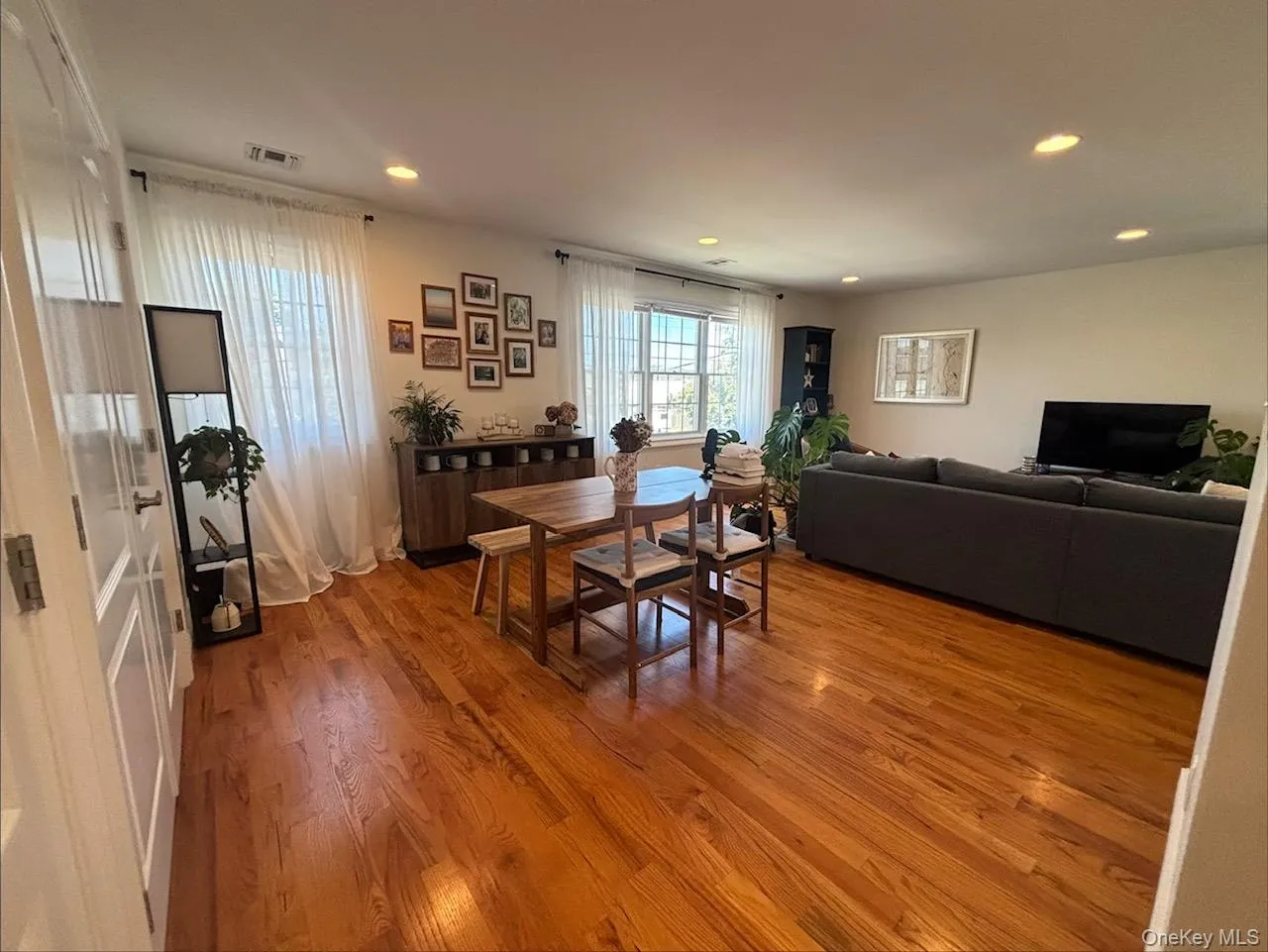 189 Jefferson Avenue, North Hempstead, NY, 3 Bedrooms Bedrooms, 6 Rooms Rooms,2 BathroomsBathrooms,Residential Lease,For Rent,Jefferson,0,1024280 189 Jefferson Avenue, North Hempstead, NY, 3 Bedrooms Bedrooms, 6 Rooms Rooms,2 BathroomsBathrooms,Residential Lease,For Rent,Jefferson,0,1024280