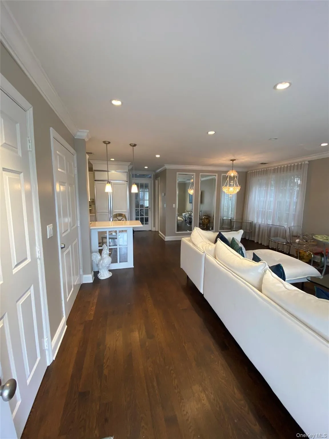 1011 Madeira Boulevard, Huntington, NY, 1 Bedroom Bedrooms, 3 Rooms Rooms,1 BathroomBathrooms,Residential Lease,For Rent,Madeira,0,1024283 1011 Madeira Boulevard, Huntington, NY, 1 Bedroom Bedrooms, 3 Rooms Rooms,1 BathroomBathrooms,Residential Lease,For Rent,Madeira,0,1024283