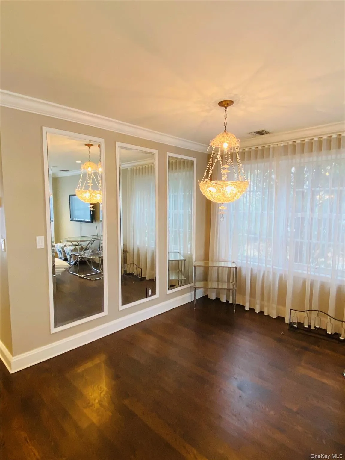 1011 Madeira Boulevard, Huntington, NY, 1 Bedroom Bedrooms, 3 Rooms Rooms,1 BathroomBathrooms,Residential Lease,For Rent,Madeira,0,1024283 1011 Madeira Boulevard, Huntington, NY, 1 Bedroom Bedrooms, 3 Rooms Rooms,1 BathroomBathrooms,Residential Lease,For Rent,Madeira,0,1024283