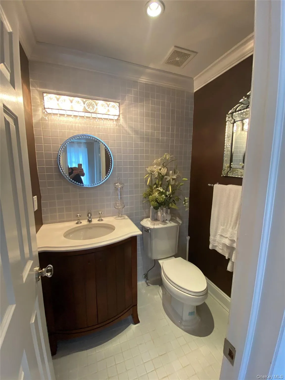 1011 Madeira Boulevard, Huntington, NY, 1 Bedroom Bedrooms, 3 Rooms Rooms,1 BathroomBathrooms,Residential Lease,For Rent,Madeira,0,1024283 1011 Madeira Boulevard, Huntington, NY, 1 Bedroom Bedrooms, 3 Rooms Rooms,1 BathroomBathrooms,Residential Lease,For Rent,Madeira,0,1024283