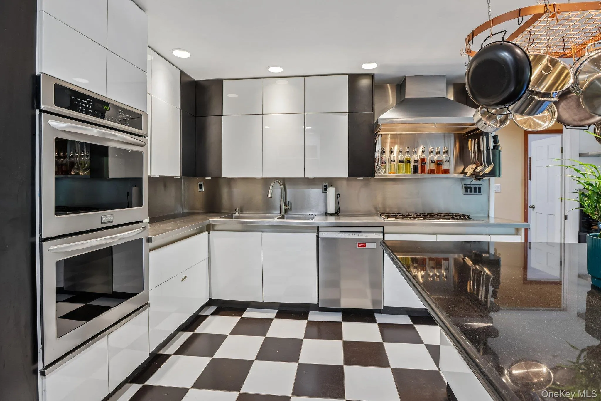 39 Woodhaven Drive, Clarkstown, NY, 6 Bedrooms Bedrooms, 17 Rooms Rooms,5 BathroomsBathrooms,Residential,For Rent,Woodhaven,0,1024286 39 Woodhaven Drive, Clarkstown, NY, 6 Bedrooms Bedrooms, 17 Rooms Rooms,5 BathroomsBathrooms,Residential,For Rent,Woodhaven,0,1024286