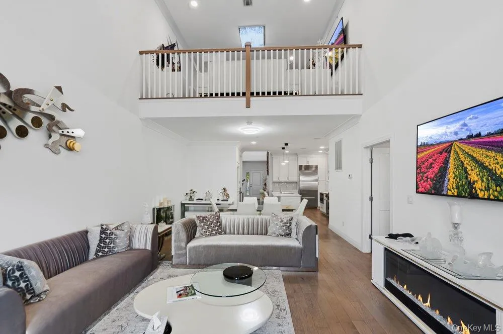 46102 Silver Birch Lane, Oyster Bay, NY, 3 Bedrooms Bedrooms, 7 Rooms Rooms,2 BathroomsBathrooms,Residential,For Rent,Silver Birch,0,1024287 46102 Silver Birch Lane, Oyster Bay, NY, 3 Bedrooms Bedrooms, 7 Rooms Rooms,2 BathroomsBathrooms,Residential,For Rent,Silver Birch,0,1024287