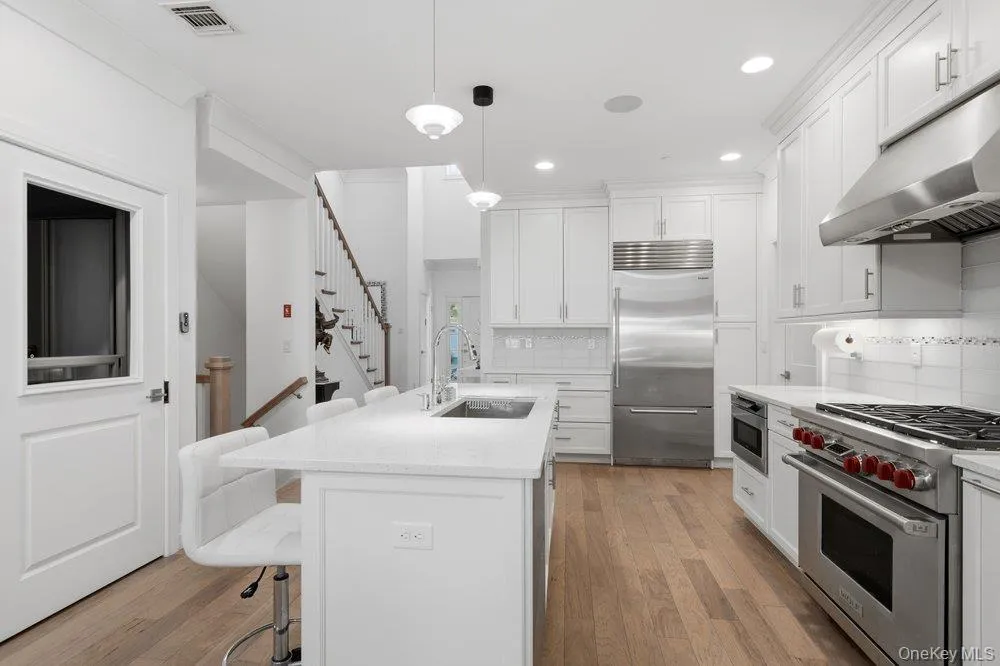 46102 Silver Birch Lane, Oyster Bay, NY, 3 Bedrooms Bedrooms, 7 Rooms Rooms,2 BathroomsBathrooms,Residential,For Rent,Silver Birch,0,1024287 46102 Silver Birch Lane, Oyster Bay, NY, 3 Bedrooms Bedrooms, 7 Rooms Rooms,2 BathroomsBathrooms,Residential,For Rent,Silver Birch,0,1024287