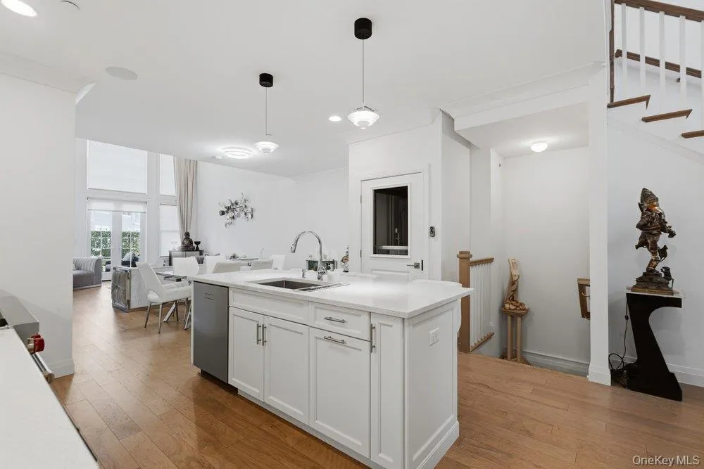 46102 Silver Birch Lane, Oyster Bay, NY, 3 Bedrooms Bedrooms, 7 Rooms Rooms,2 BathroomsBathrooms,Residential,For Rent,Silver Birch,0,1024287 46102 Silver Birch Lane, Oyster Bay, NY, 3 Bedrooms Bedrooms, 7 Rooms Rooms,2 BathroomsBathrooms,Residential,For Rent,Silver Birch,0,1024287
