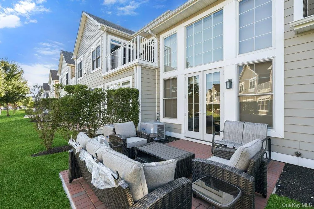 46102 Silver Birch Lane, Oyster Bay, NY, 3 Bedrooms Bedrooms, 7 Rooms Rooms,2 BathroomsBathrooms,Residential,For Rent,Silver Birch,0,1024287 46102 Silver Birch Lane, Oyster Bay, NY, 3 Bedrooms Bedrooms, 7 Rooms Rooms,2 BathroomsBathrooms,Residential,For Rent,Silver Birch,0,1024287