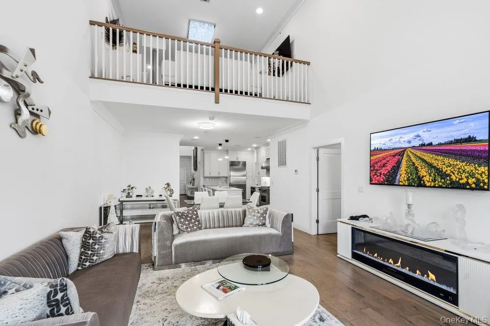 46102 Silver Birch Lane, Oyster Bay, NY, 3 Bedrooms Bedrooms, 7 Rooms Rooms,2 BathroomsBathrooms,Residential,For Rent,Silver Birch,0,1024287 46102 Silver Birch Lane, Oyster Bay, NY, 3 Bedrooms Bedrooms, 7 Rooms Rooms,2 BathroomsBathrooms,Residential,For Rent,Silver Birch,0,1024287
