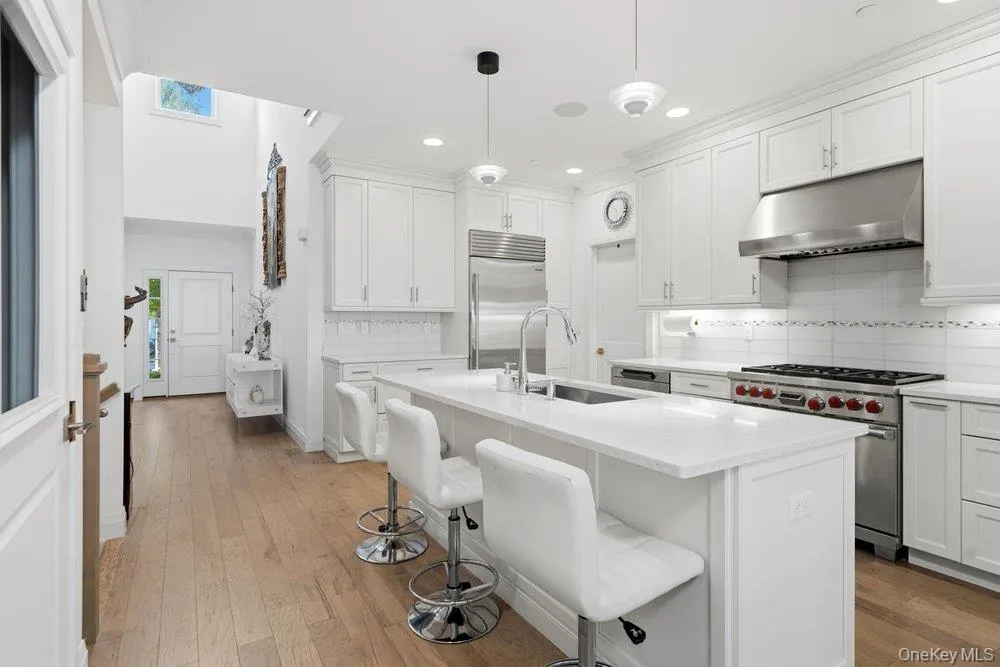 46102 Silver Birch Lane, Oyster Bay, NY, 3 Bedrooms Bedrooms, 7 Rooms Rooms,2 BathroomsBathrooms,Residential,For Rent,Silver Birch,0,1024287 46102 Silver Birch Lane, Oyster Bay, NY, 3 Bedrooms Bedrooms, 7 Rooms Rooms,2 BathroomsBathrooms,Residential,For Rent,Silver Birch,0,1024287