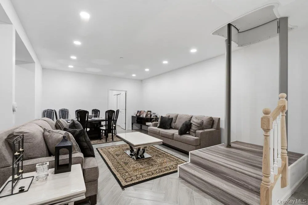 46102 Silver Birch Lane, Oyster Bay, NY, 3 Bedrooms Bedrooms, 7 Rooms Rooms,2 BathroomsBathrooms,Residential,For Rent,Silver Birch,0,1024287 46102 Silver Birch Lane, Oyster Bay, NY, 3 Bedrooms Bedrooms, 7 Rooms Rooms,2 BathroomsBathrooms,Residential,For Rent,Silver Birch,0,1024287