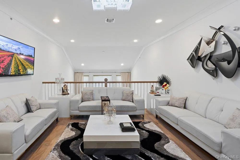 46102 Silver Birch Lane, Oyster Bay, NY, 3 Bedrooms Bedrooms, 7 Rooms Rooms,2 BathroomsBathrooms,Residential,For Rent,Silver Birch,0,1024287 46102 Silver Birch Lane, Oyster Bay, NY, 3 Bedrooms Bedrooms, 7 Rooms Rooms,2 BathroomsBathrooms,Residential,For Rent,Silver Birch,0,1024287