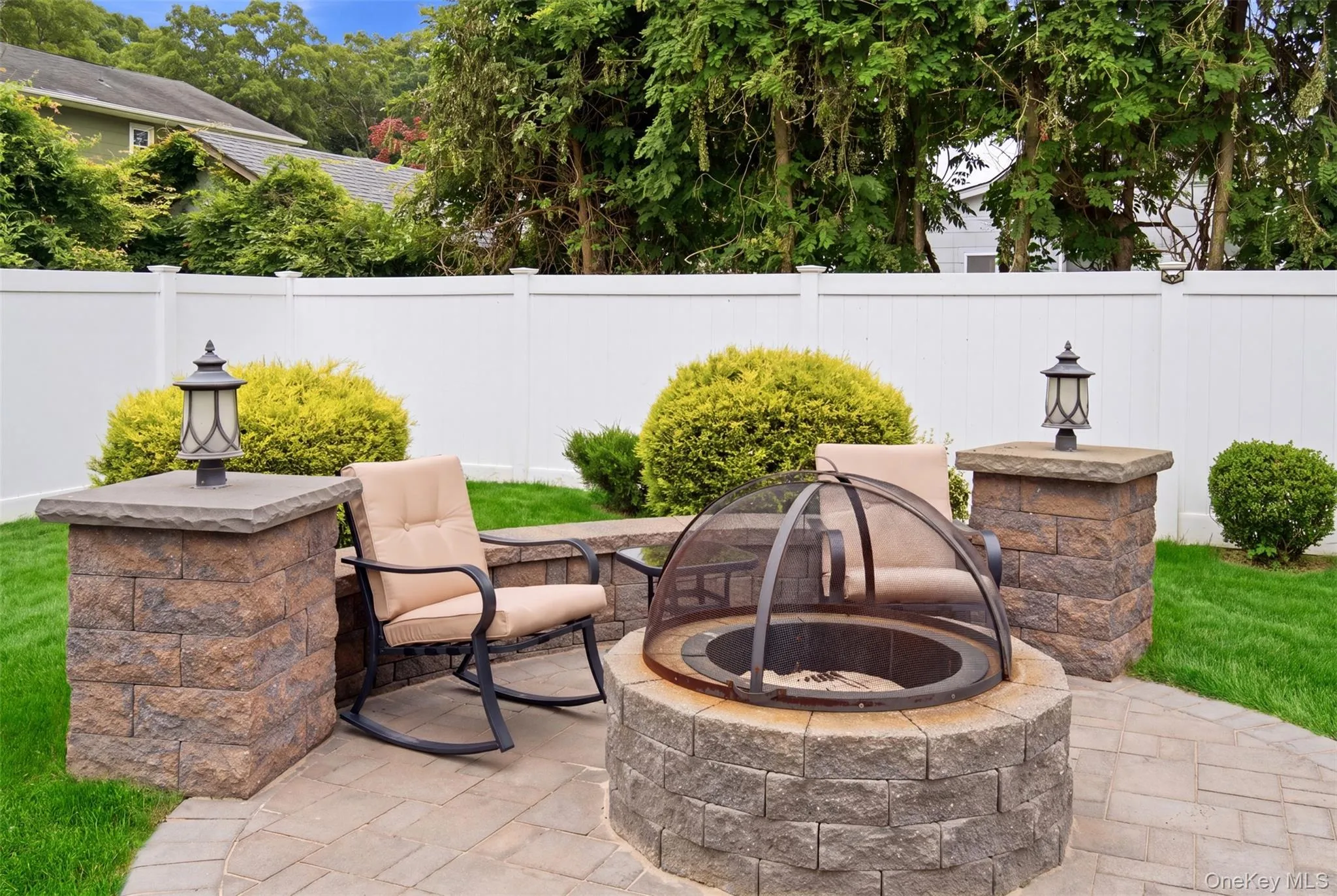 Enjoy cozy corner by the built in fire pit all year long Enjoy cozy corner by the built in fire pit all year long