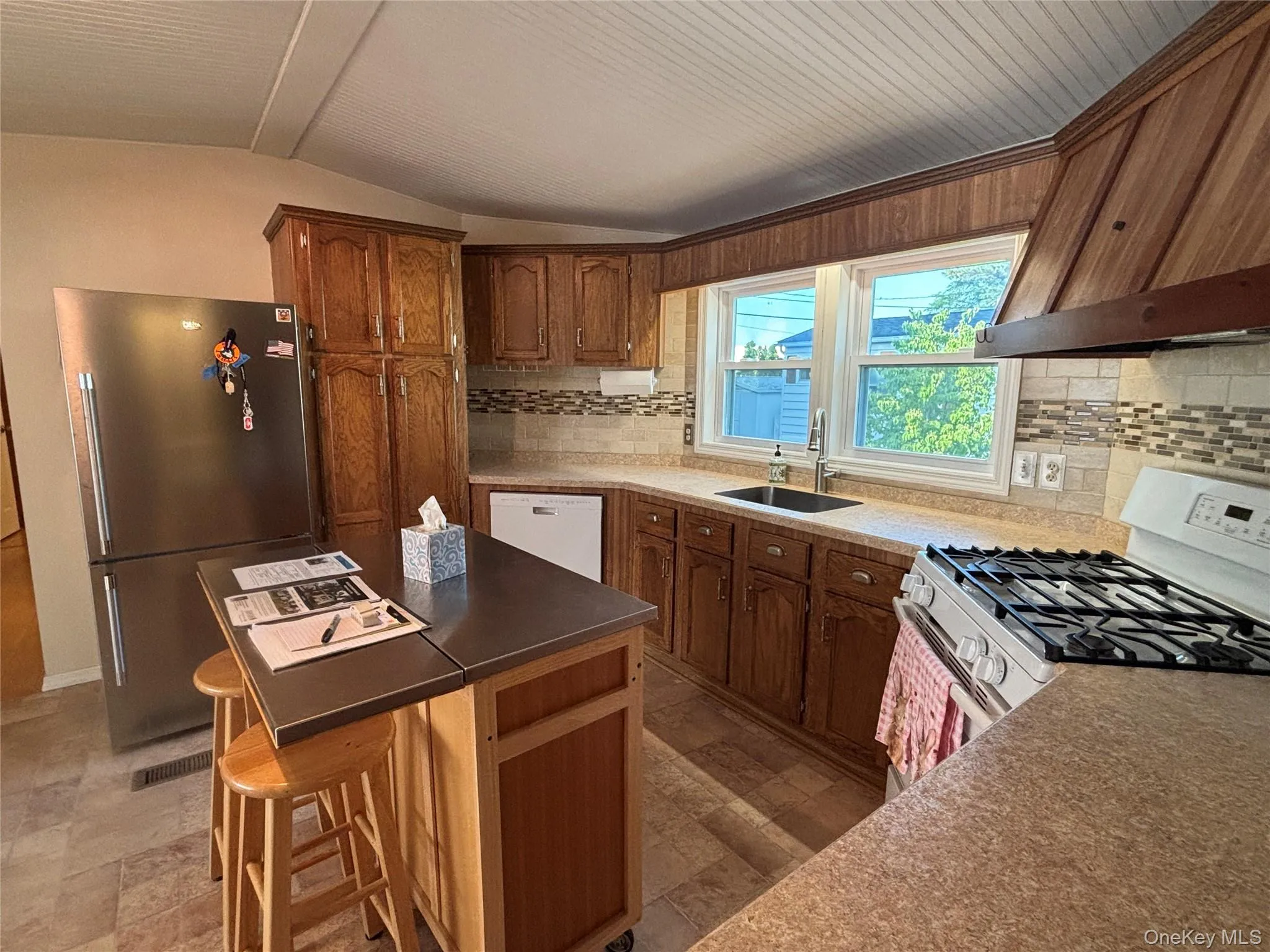 1661 Old Country Road, Riverhead, NY, 2 Bedrooms Bedrooms, 7 Rooms Rooms,2 BathroomsBathrooms,Residential,For Rent,Old Country,0,1024299 1661 Old Country Road, Riverhead, NY, 2 Bedrooms Bedrooms, 7 Rooms Rooms,2 BathroomsBathrooms,Residential,For Rent,Old Country,0,1024299