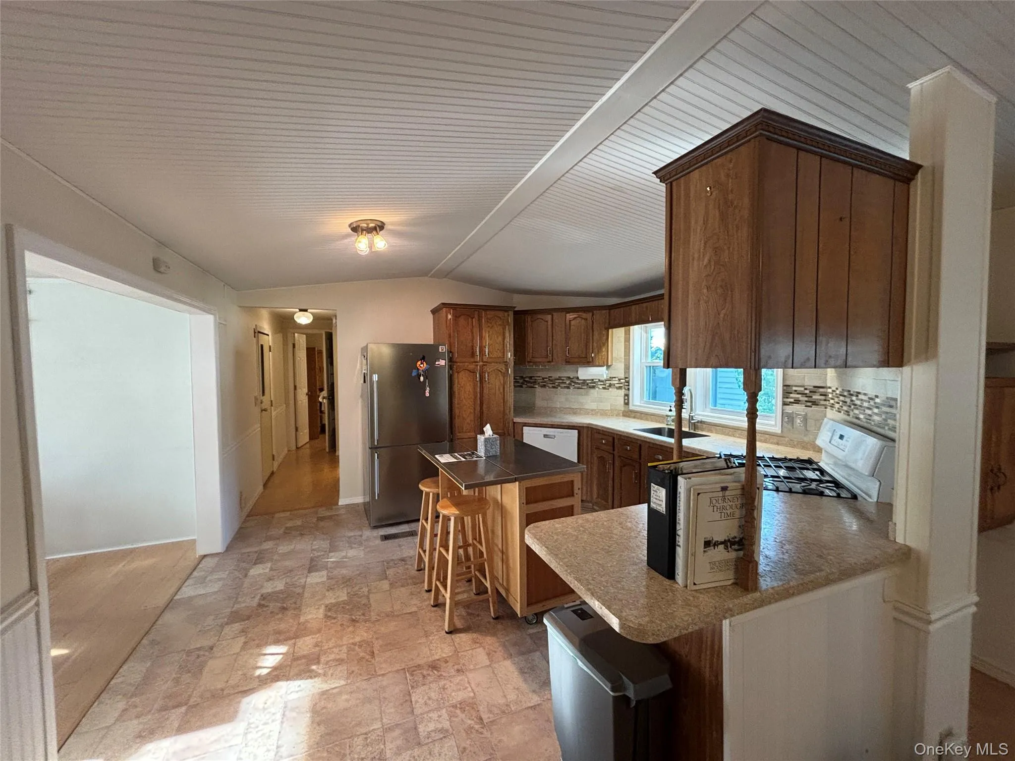 1661 Old Country Road, Riverhead, NY, 2 Bedrooms Bedrooms, 7 Rooms Rooms,2 BathroomsBathrooms,Residential,For Rent,Old Country,0,1024299 1661 Old Country Road, Riverhead, NY, 2 Bedrooms Bedrooms, 7 Rooms Rooms,2 BathroomsBathrooms,Residential,For Rent,Old Country,0,1024299