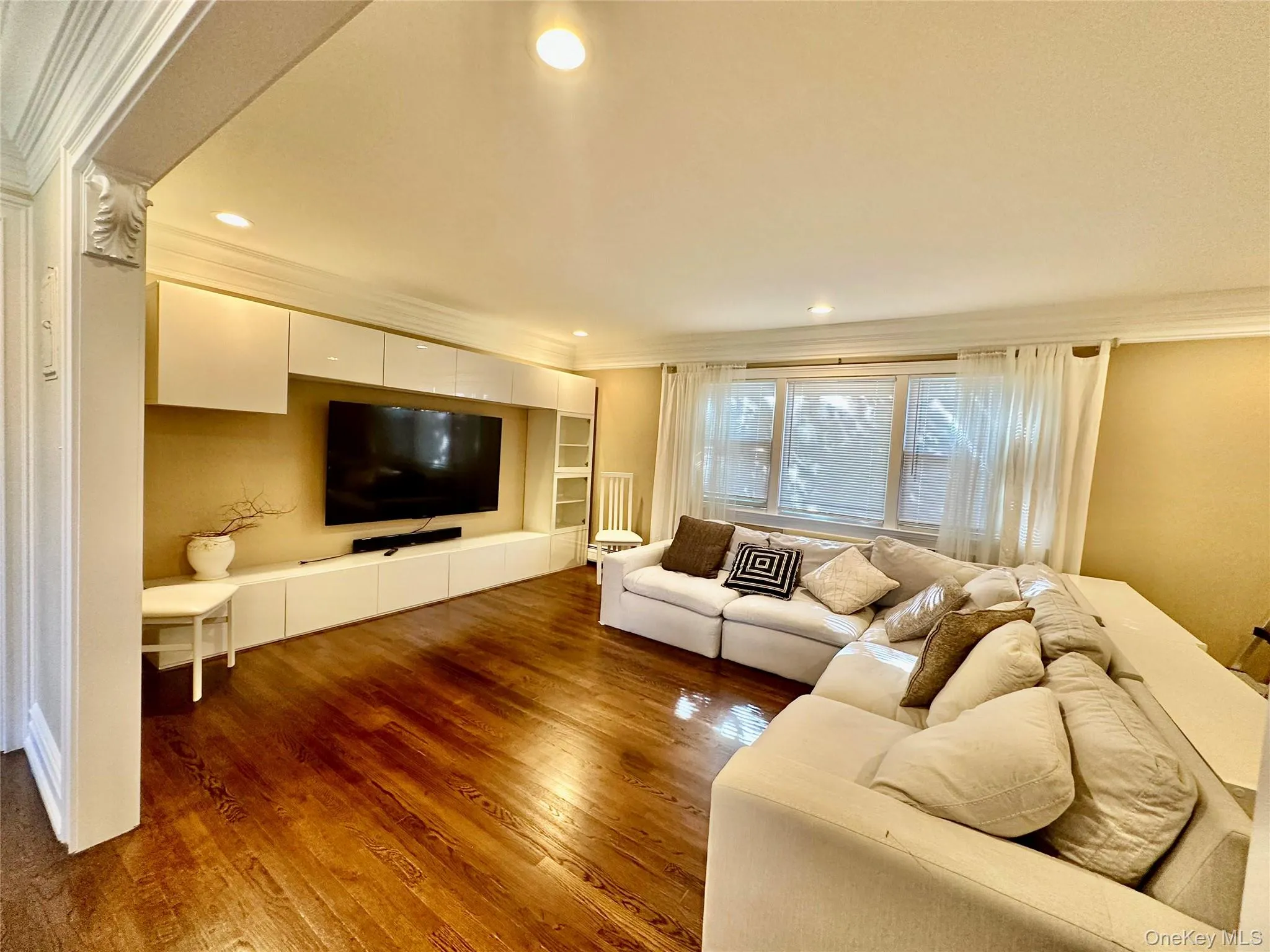 2 Oxford Court, Ramapo, NY, 1 Bedroom Bedrooms, 5 Rooms Rooms,1 BathroomBathrooms,Residential Lease,For Rent,Oxford,0,1024301 2 Oxford Court, Ramapo, NY, 1 Bedroom Bedrooms, 5 Rooms Rooms,1 BathroomBathrooms,Residential Lease,For Rent,Oxford,0,1024301