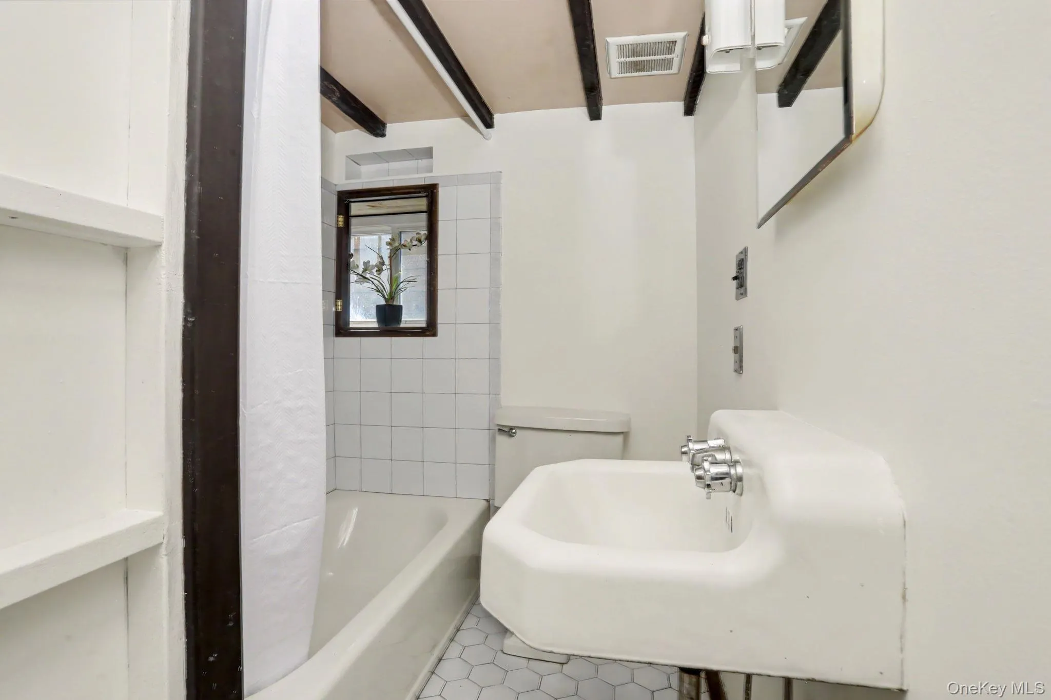 33 Cedar Lane, Ossining, NY, 3 Bedrooms Bedrooms, 7 Rooms Rooms,2 BathroomsBathrooms,Residential,For Rent,Cedar,0,1024303 33 Cedar Lane, Ossining, NY, 3 Bedrooms Bedrooms, 7 Rooms Rooms,2 BathroomsBathrooms,Residential,For Rent,Cedar,0,1024303