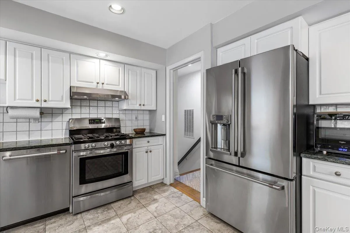 51 Croton Avenue, Mount Kisco, NY, 5 Bedrooms Bedrooms, 10 Rooms Rooms,3 BathroomsBathrooms,Residential,For Rent,Croton,0,1024318 51 Croton Avenue, Mount Kisco, NY, 5 Bedrooms Bedrooms, 10 Rooms Rooms,3 BathroomsBathrooms,Residential,For Rent,Croton,0,1024318