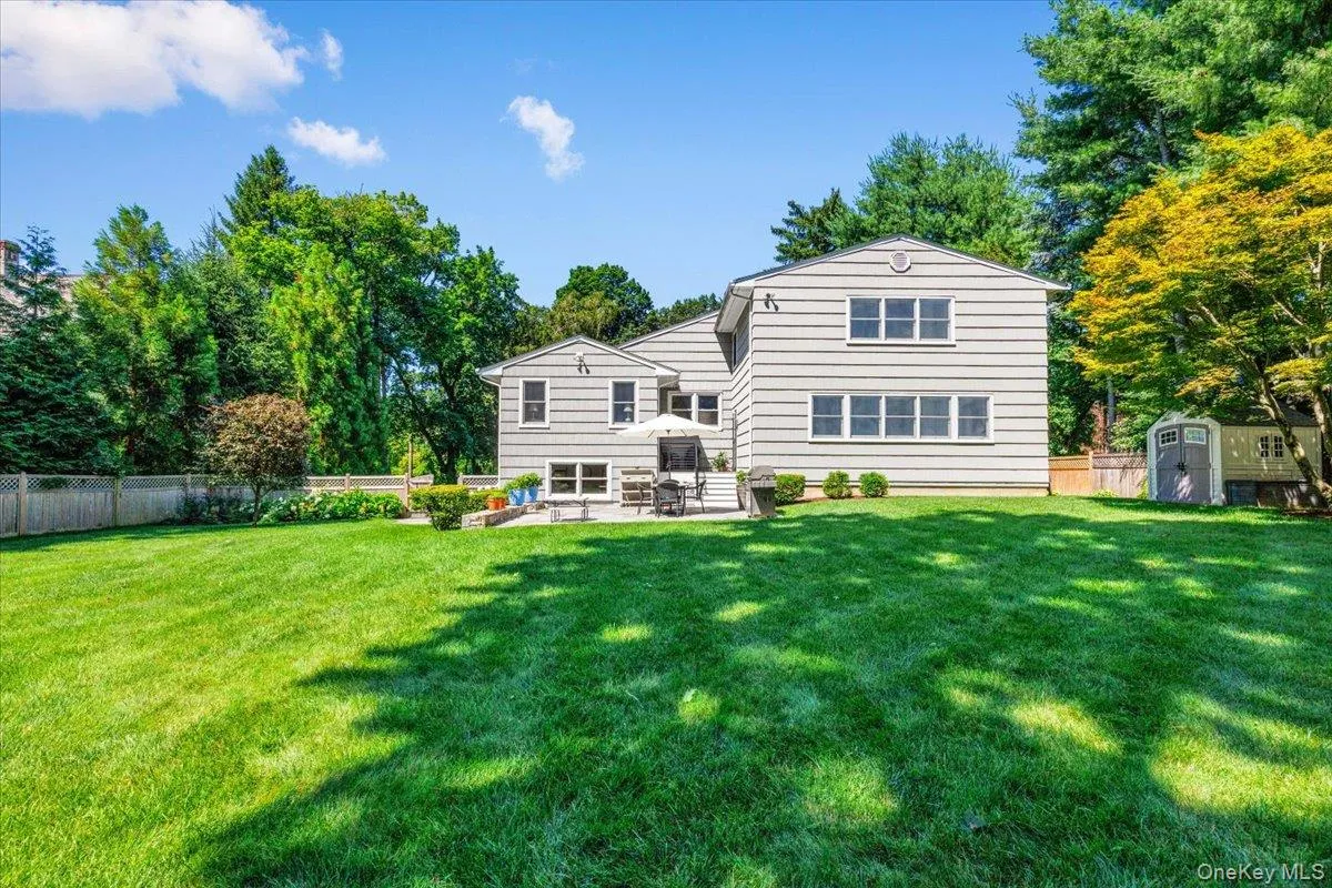 51 Croton Avenue, Mount Kisco, NY, 5 Bedrooms Bedrooms, 10 Rooms Rooms,3 BathroomsBathrooms,Residential,For Rent,Croton,0,1024318 51 Croton Avenue, Mount Kisco, NY, 5 Bedrooms Bedrooms, 10 Rooms Rooms,3 BathroomsBathrooms,Residential,For Rent,Croton,0,1024318