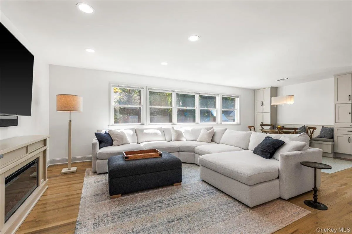 51 Croton Avenue, Mount Kisco, NY, 5 Bedrooms Bedrooms, 10 Rooms Rooms,3 BathroomsBathrooms,Residential,For Rent,Croton,0,1024318 51 Croton Avenue, Mount Kisco, NY, 5 Bedrooms Bedrooms, 10 Rooms Rooms,3 BathroomsBathrooms,Residential,For Rent,Croton,0,1024318