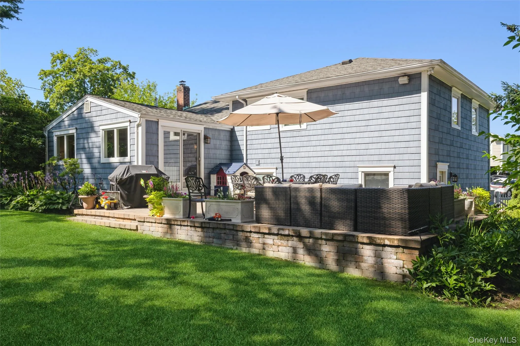 Set on a beautifully landscaped .31 acre property. Set on a beautifully landscaped .31 acre property.