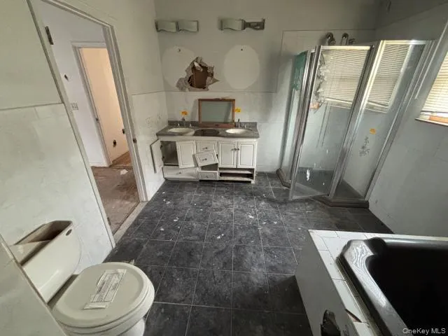 13 Merril Place, Hempstead, NY, 4 Bedrooms Bedrooms, 9 Rooms Rooms,2 BathroomsBathrooms,Residential,For Rent,Merril,0,1024329 13 Merril Place, Hempstead, NY, 4 Bedrooms Bedrooms, 9 Rooms Rooms,2 BathroomsBathrooms,Residential,For Rent,Merril,0,1024329