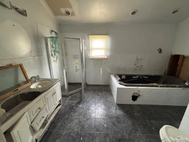 13 Merril Place, Hempstead, NY, 4 Bedrooms Bedrooms, 9 Rooms Rooms,2 BathroomsBathrooms,Residential,For Rent,Merril,0,1024329 13 Merril Place, Hempstead, NY, 4 Bedrooms Bedrooms, 9 Rooms Rooms,2 BathroomsBathrooms,Residential,For Rent,Merril,0,1024329