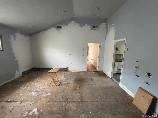 13 Merril Place, Hempstead, NY, 4 Bedrooms Bedrooms, 9 Rooms Rooms,2 BathroomsBathrooms,Residential,For Rent,Merril,0,1024329 13 Merril Place, Hempstead, NY, 4 Bedrooms Bedrooms, 9 Rooms Rooms,2 BathroomsBathrooms,Residential,For Rent,Merril,0,1024329