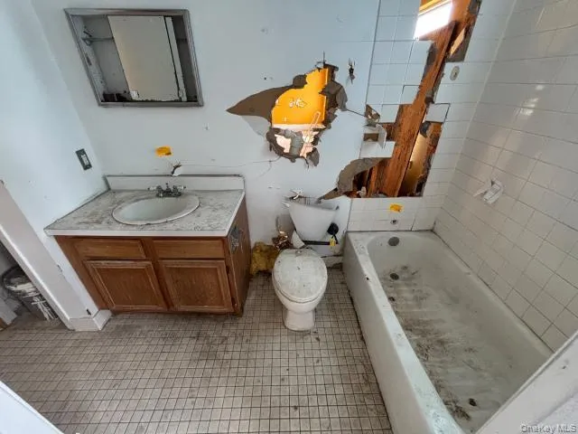 13 Merril Place, Hempstead, NY, 4 Bedrooms Bedrooms, 9 Rooms Rooms,2 BathroomsBathrooms,Residential,For Rent,Merril,0,1024329 13 Merril Place, Hempstead, NY, 4 Bedrooms Bedrooms, 9 Rooms Rooms,2 BathroomsBathrooms,Residential,For Rent,Merril,0,1024329