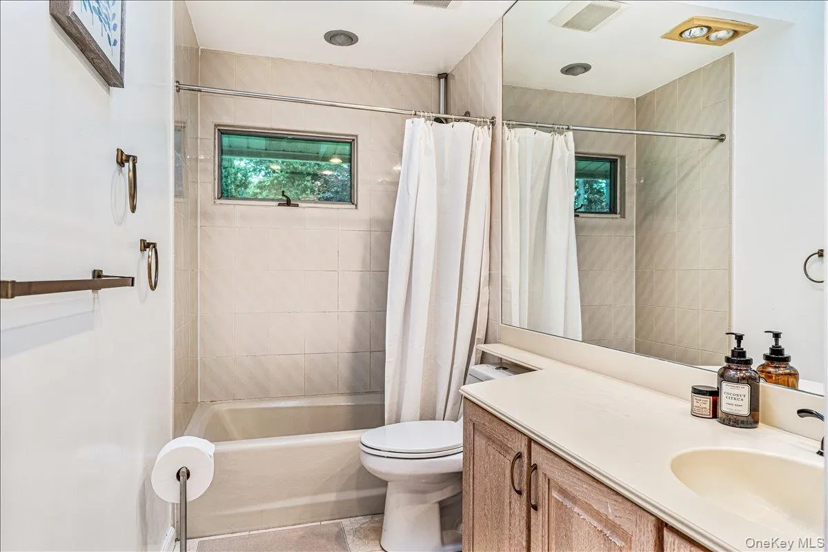 6 Cherry Lane, Oyster Bay, NY, 4 Bedrooms Bedrooms, 8 Rooms Rooms,3 BathroomsBathrooms,Residential,For Rent,Cherry,0,1024332 6 Cherry Lane, Oyster Bay, NY, 4 Bedrooms Bedrooms, 8 Rooms Rooms,3 BathroomsBathrooms,Residential,For Rent,Cherry,0,1024332