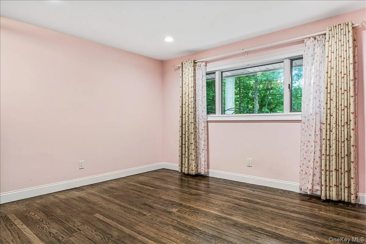 6 Cherry Lane, Oyster Bay, NY, 4 Bedrooms Bedrooms, 8 Rooms Rooms,3 BathroomsBathrooms,Residential,For Rent,Cherry,0,1024332 6 Cherry Lane, Oyster Bay, NY, 4 Bedrooms Bedrooms, 8 Rooms Rooms,3 BathroomsBathrooms,Residential,For Rent,Cherry,0,1024332