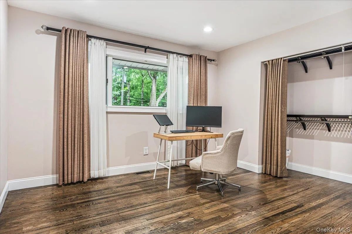 6 Cherry Lane, Oyster Bay, NY, 4 Bedrooms Bedrooms, 8 Rooms Rooms,3 BathroomsBathrooms,Residential,For Rent,Cherry,0,1024332 6 Cherry Lane, Oyster Bay, NY, 4 Bedrooms Bedrooms, 8 Rooms Rooms,3 BathroomsBathrooms,Residential,For Rent,Cherry,0,1024332