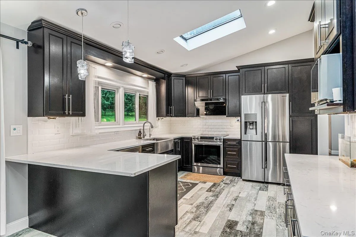 6 Cherry Lane, Oyster Bay, NY, 4 Bedrooms Bedrooms, 8 Rooms Rooms,3 BathroomsBathrooms,Residential,For Rent,Cherry,0,1024332 6 Cherry Lane, Oyster Bay, NY, 4 Bedrooms Bedrooms, 8 Rooms Rooms,3 BathroomsBathrooms,Residential,For Rent,Cherry,0,1024332