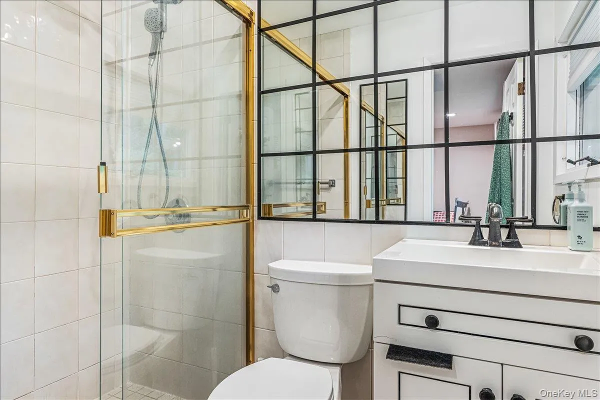 6 Cherry Lane, Oyster Bay, NY, 4 Bedrooms Bedrooms, 8 Rooms Rooms,3 BathroomsBathrooms,Residential,For Rent,Cherry,0,1024332 6 Cherry Lane, Oyster Bay, NY, 4 Bedrooms Bedrooms, 8 Rooms Rooms,3 BathroomsBathrooms,Residential,For Rent,Cherry,0,1024332