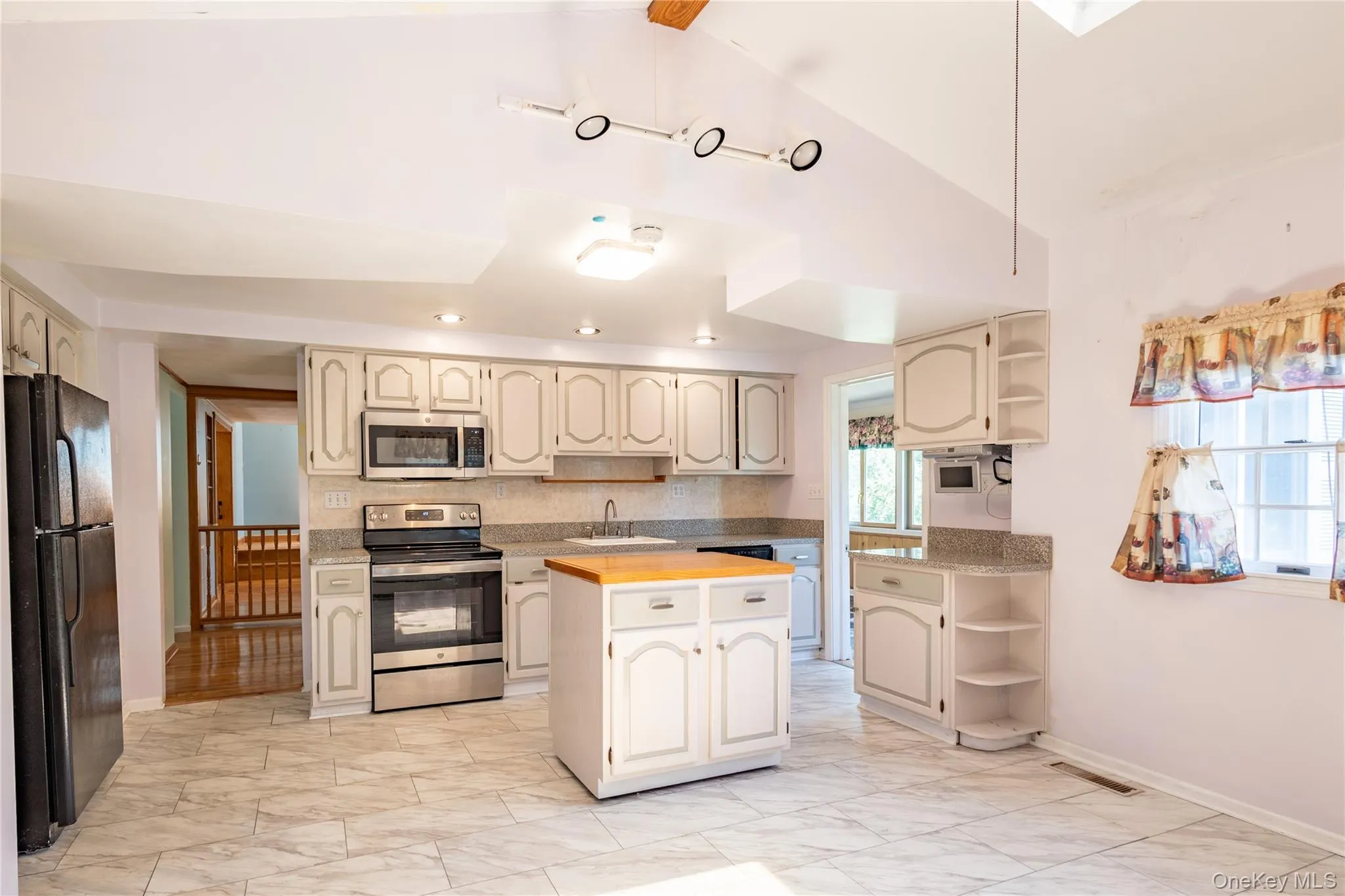 8275 Skunk Lane, Southold, NY, 4 Bedrooms Bedrooms, 10 Rooms Rooms,3 BathroomsBathrooms,Residential,For Rent,Skunk,0,1024349 8275 Skunk Lane, Southold, NY, 4 Bedrooms Bedrooms, 10 Rooms Rooms,3 BathroomsBathrooms,Residential,For Rent,Skunk,0,1024349