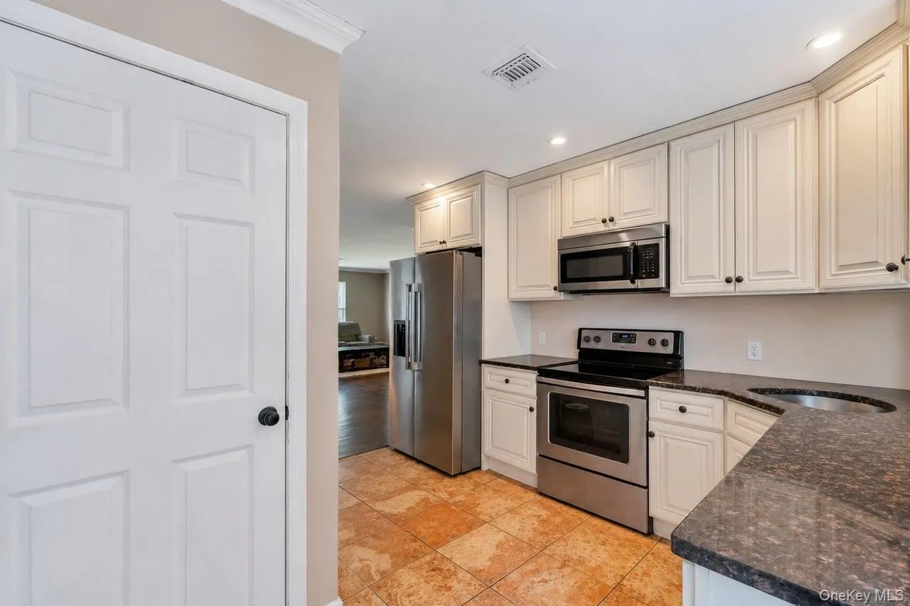 430 Yaphank Middle Island Road, Brookhaven, NY, 3 Bedrooms Bedrooms, 6 Rooms Rooms,2 BathroomsBathrooms,Residential,For Rent,Yaphank Middle Island,0,1024352 430 Yaphank Middle Island Road, Brookhaven, NY, 3 Bedrooms Bedrooms, 6 Rooms Rooms,2 BathroomsBathrooms,Residential,For Rent,Yaphank Middle Island,0,1024352