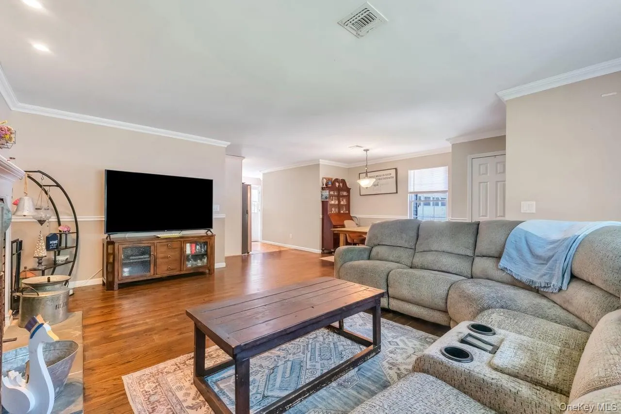430 Yaphank Middle Island Road, Brookhaven, NY, 3 Bedrooms Bedrooms, 6 Rooms Rooms,2 BathroomsBathrooms,Residential,For Rent,Yaphank Middle Island,0,1024352 430 Yaphank Middle Island Road, Brookhaven, NY, 3 Bedrooms Bedrooms, 6 Rooms Rooms,2 BathroomsBathrooms,Residential,For Rent,Yaphank Middle Island,0,1024352