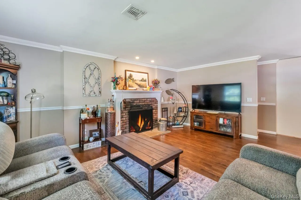 430 Yaphank Middle Island Road, Brookhaven, NY, 3 Bedrooms Bedrooms, 6 Rooms Rooms,2 BathroomsBathrooms,Residential,For Rent,Yaphank Middle Island,0,1024352 430 Yaphank Middle Island Road, Brookhaven, NY, 3 Bedrooms Bedrooms, 6 Rooms Rooms,2 BathroomsBathrooms,Residential,For Rent,Yaphank Middle Island,0,1024352