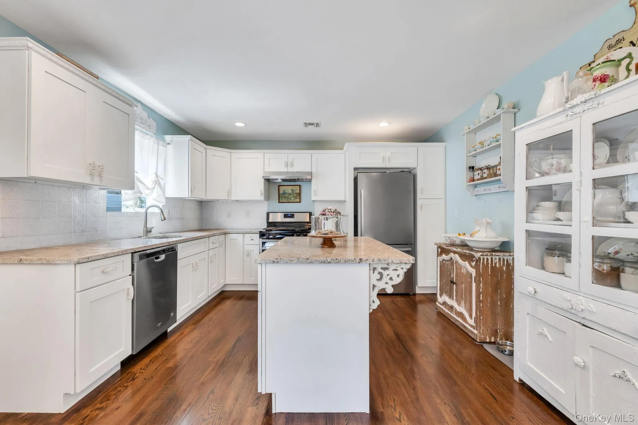 17 Walnut Road, Smithtown, NY, 3 Bedrooms Bedrooms, 6 Rooms Rooms,2 BathroomsBathrooms,Residential,For Rent,Walnut,0,1024354 17 Walnut Road, Smithtown, NY, 3 Bedrooms Bedrooms, 6 Rooms Rooms,2 BathroomsBathrooms,Residential,For Rent,Walnut,0,1024354