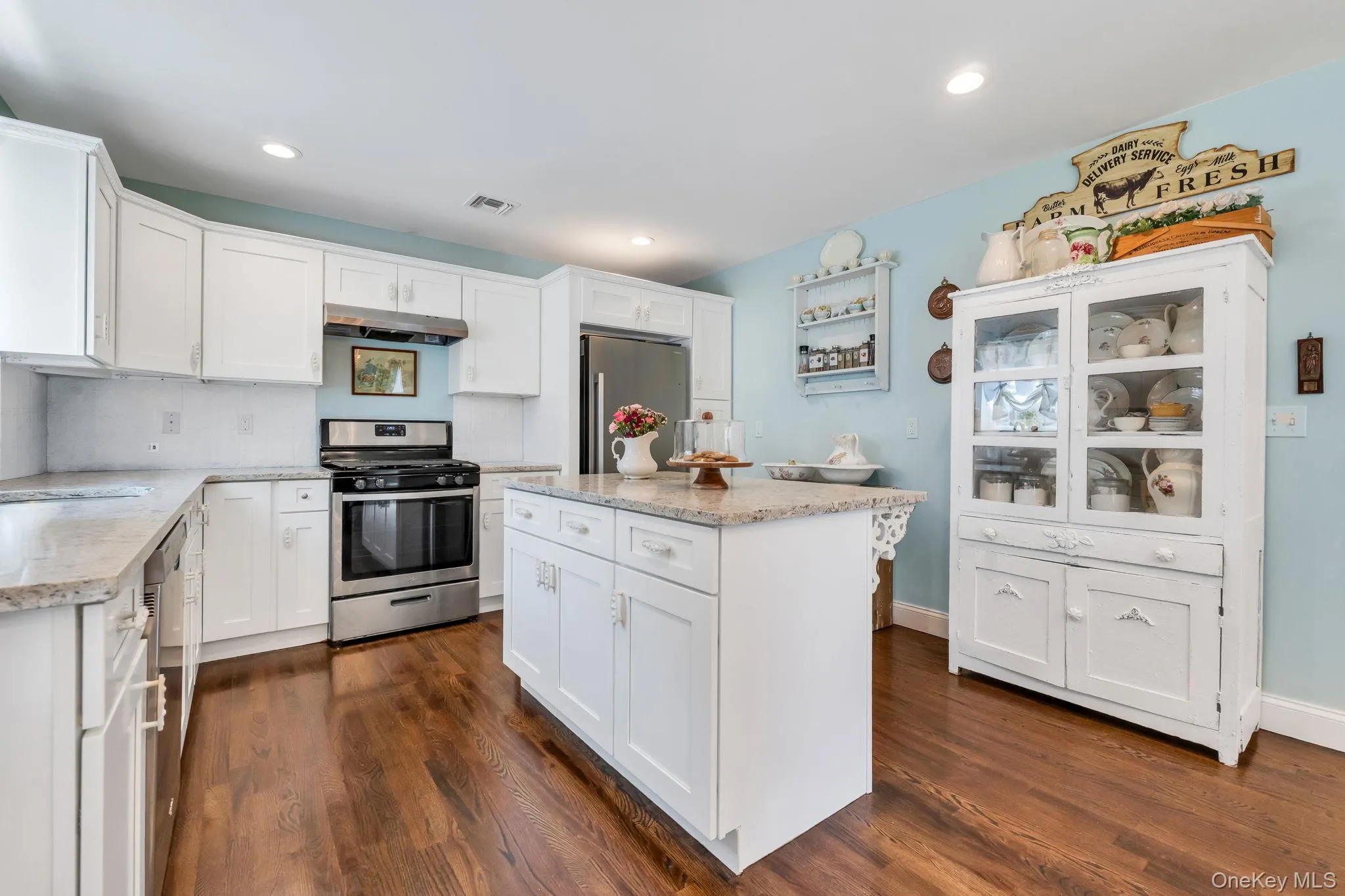 17 Walnut Road, Smithtown, NY, 3 Bedrooms Bedrooms, 6 Rooms Rooms,2 BathroomsBathrooms,Residential,For Rent,Walnut,0,1024354 17 Walnut Road, Smithtown, NY, 3 Bedrooms Bedrooms, 6 Rooms Rooms,2 BathroomsBathrooms,Residential,For Rent,Walnut,0,1024354
