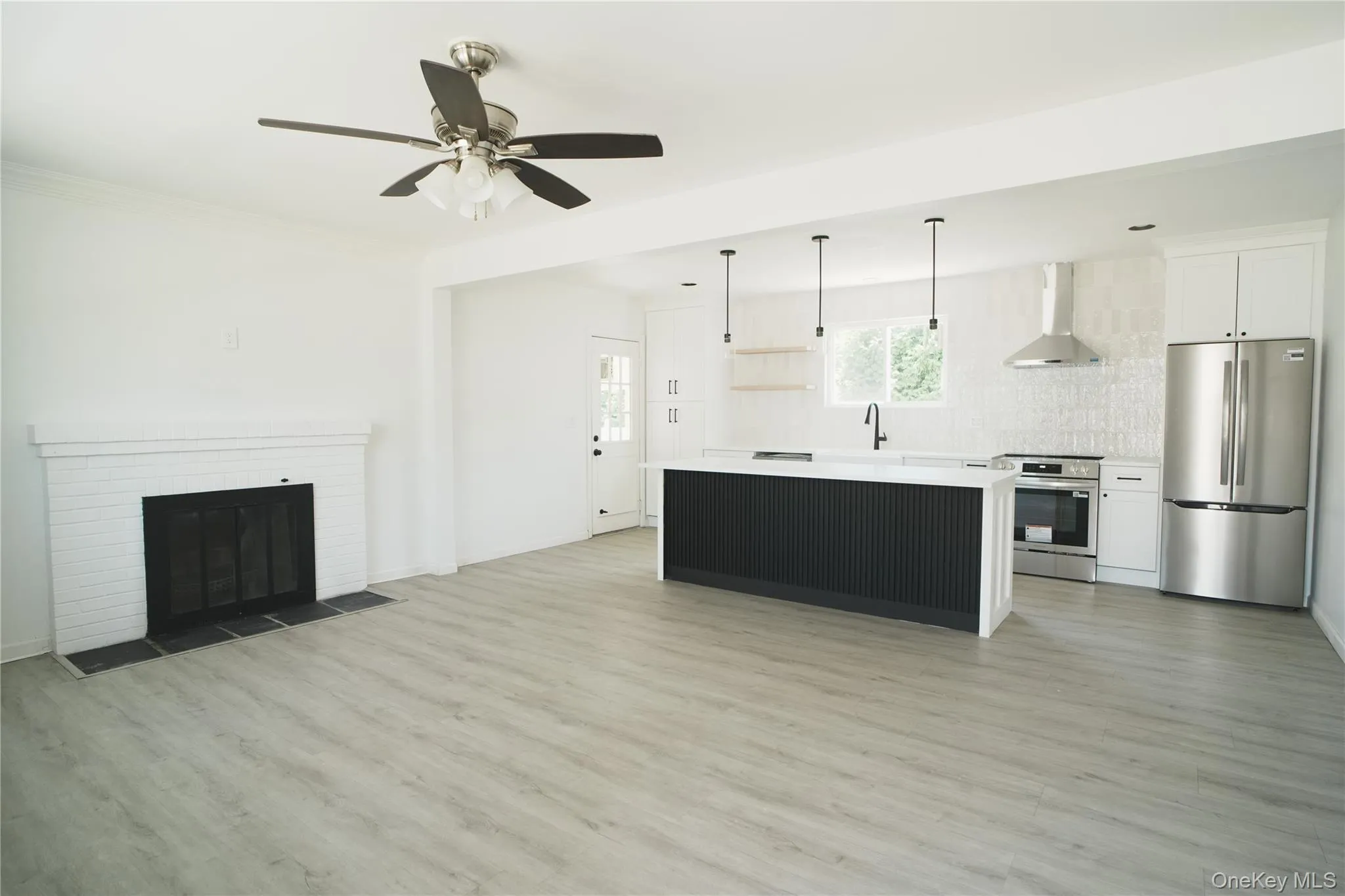 128 Toronto Avenue, Oyster Bay, NY, 2 Bedrooms Bedrooms, 4 Rooms Rooms,1 BathroomBathrooms,Residential,For Rent,Toronto,0,1024360 128 Toronto Avenue, Oyster Bay, NY, 2 Bedrooms Bedrooms, 4 Rooms Rooms,1 BathroomBathrooms,Residential,For Rent,Toronto,0,1024360