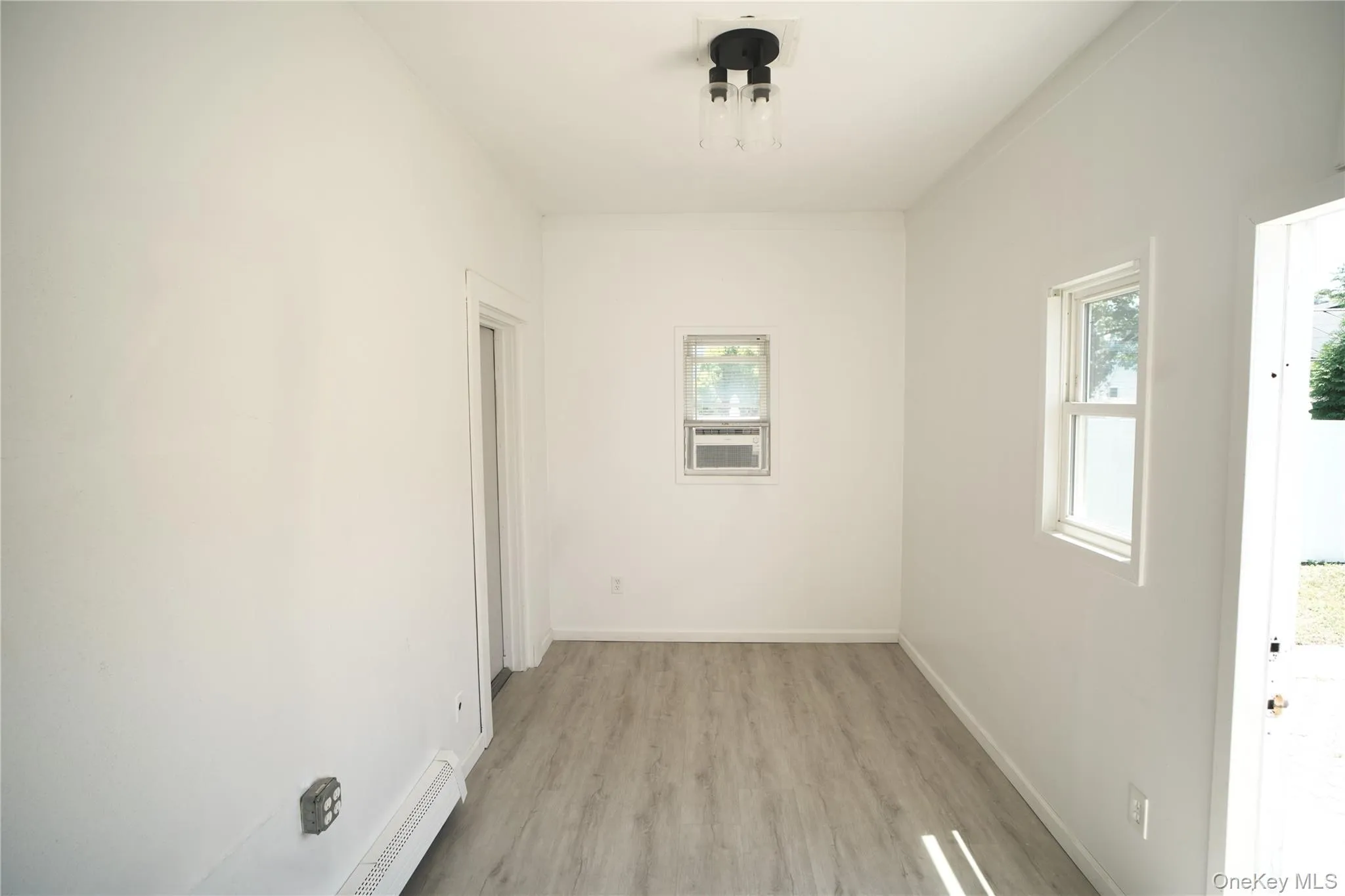 128 Toronto Avenue, Oyster Bay, NY, 2 Bedrooms Bedrooms, 4 Rooms Rooms,1 BathroomBathrooms,Residential,For Rent,Toronto,0,1024360 128 Toronto Avenue, Oyster Bay, NY, 2 Bedrooms Bedrooms, 4 Rooms Rooms,1 BathroomBathrooms,Residential,For Rent,Toronto,0,1024360