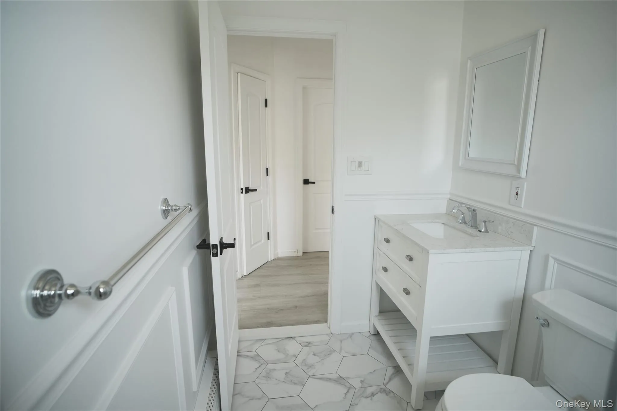128 Toronto Avenue, Oyster Bay, NY, 2 Bedrooms Bedrooms, 4 Rooms Rooms,1 BathroomBathrooms,Residential,For Rent,Toronto,0,1024360 128 Toronto Avenue, Oyster Bay, NY, 2 Bedrooms Bedrooms, 4 Rooms Rooms,1 BathroomBathrooms,Residential,For Rent,Toronto,0,1024360