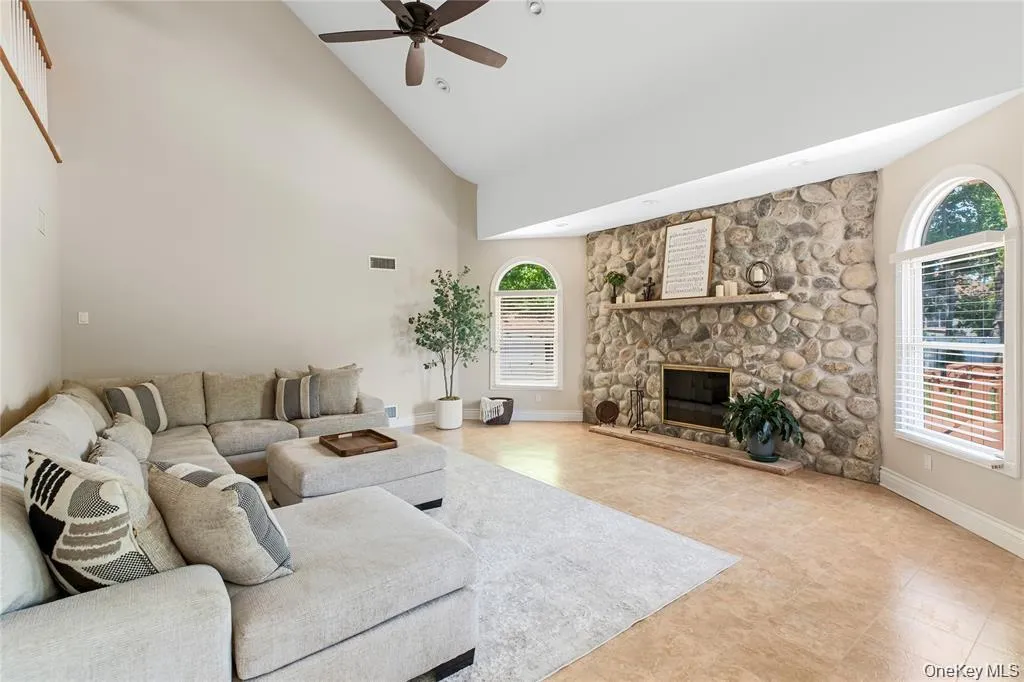15 Teal Crescent, Islip, NY, 5 Bedrooms Bedrooms, 13 Rooms Rooms,4 BathroomsBathrooms,Residential,For Rent,Teal,0,1024362 15 Teal Crescent, Islip, NY, 5 Bedrooms Bedrooms, 13 Rooms Rooms,4 BathroomsBathrooms,Residential,For Rent,Teal,0,1024362