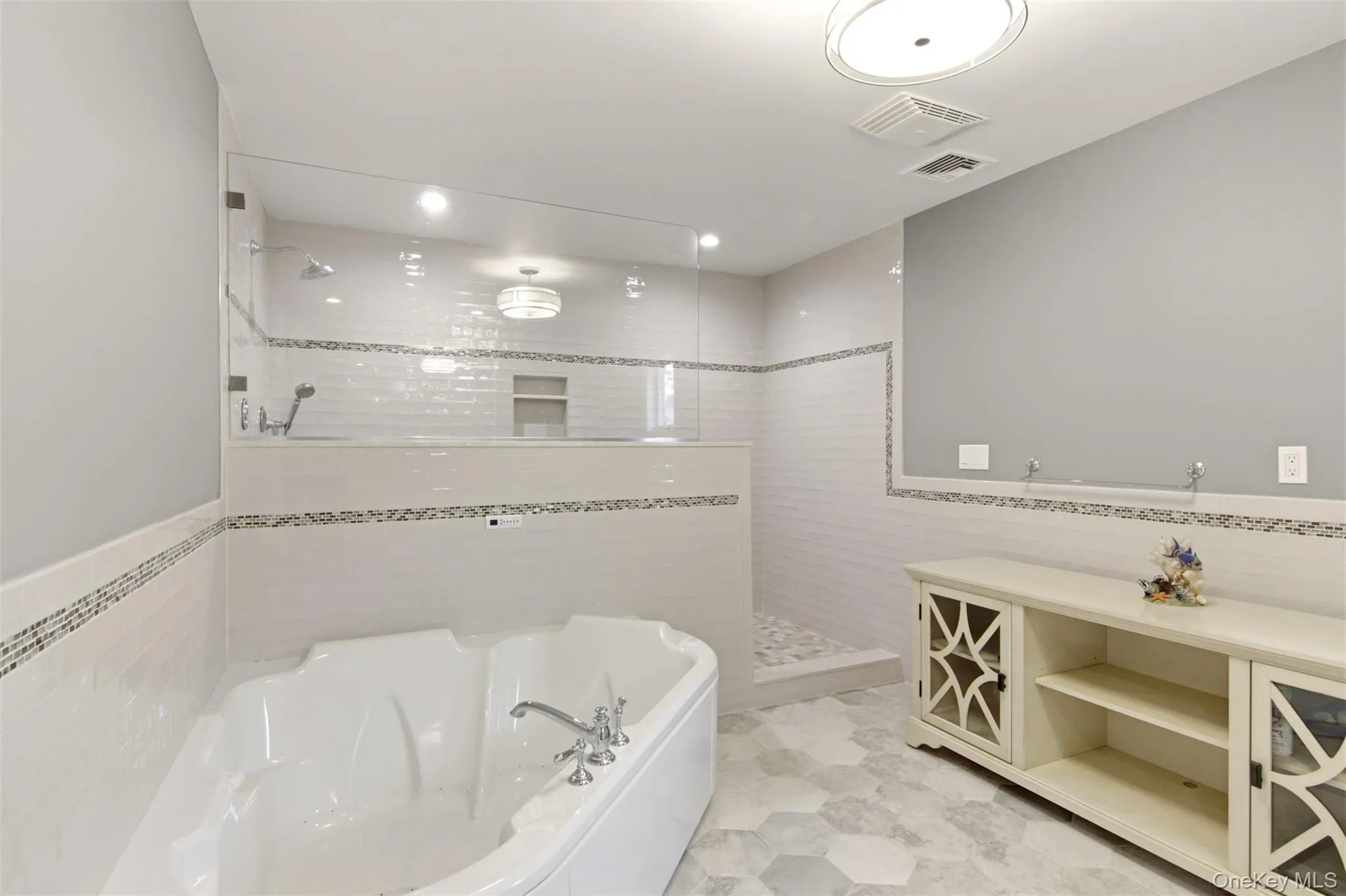 1 Geoffrey Avenue, Oyster Bay, NY, 6 Bedrooms Bedrooms, 12 Rooms Rooms,3 BathroomsBathrooms,Residential,For Rent,Geoffrey,0,1024371 1 Geoffrey Avenue, Oyster Bay, NY, 6 Bedrooms Bedrooms, 12 Rooms Rooms,3 BathroomsBathrooms,Residential,For Rent,Geoffrey,0,1024371