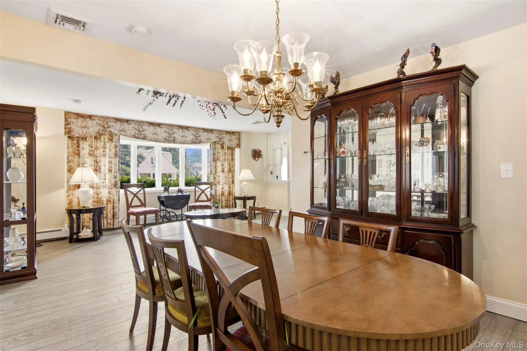 1 Geoffrey Avenue, Oyster Bay, NY, 6 Bedrooms Bedrooms, 12 Rooms Rooms,3 BathroomsBathrooms,Residential,For Rent,Geoffrey,0,1024371 1 Geoffrey Avenue, Oyster Bay, NY, 6 Bedrooms Bedrooms, 12 Rooms Rooms,3 BathroomsBathrooms,Residential,For Rent,Geoffrey,0,1024371