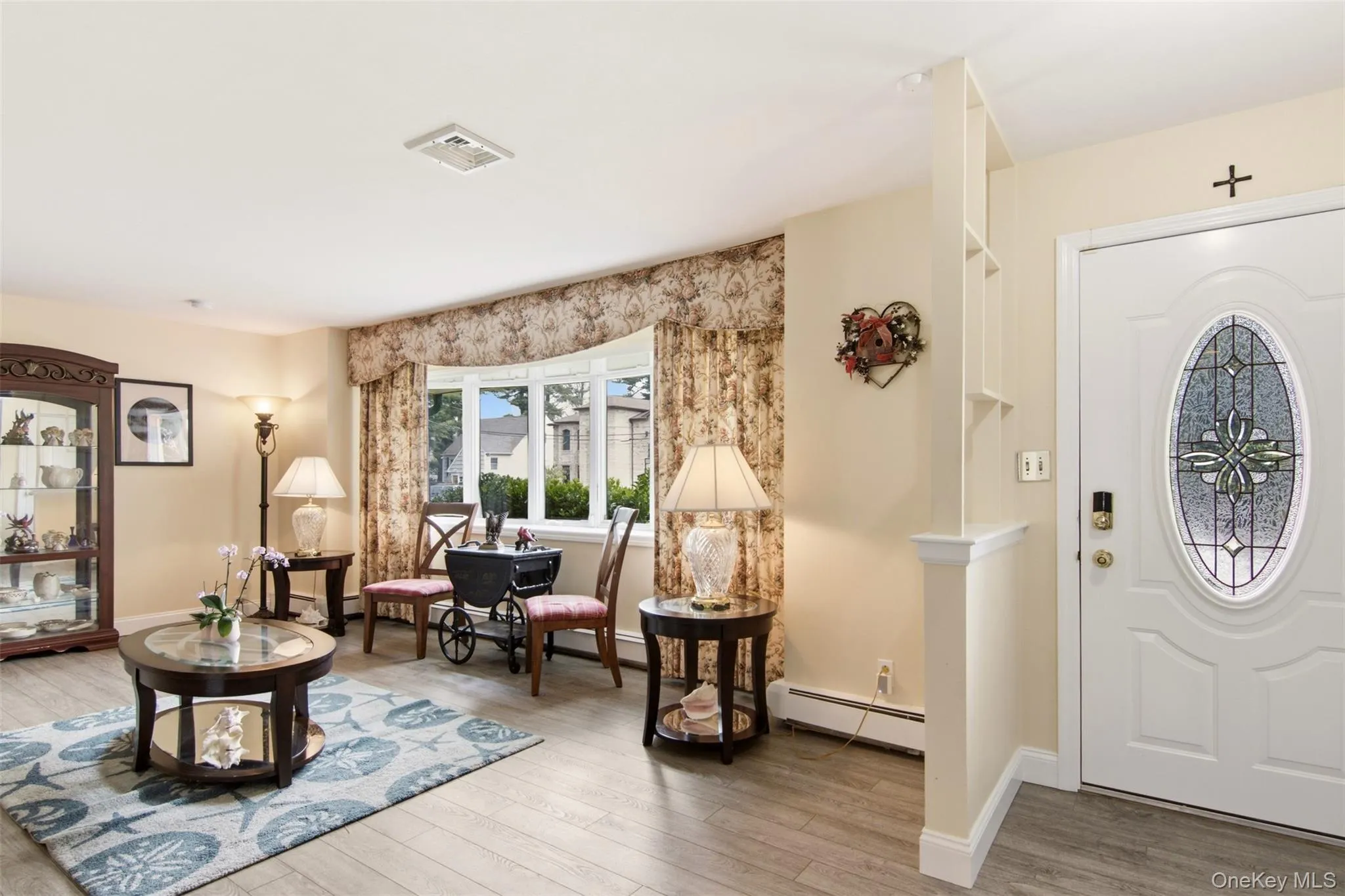 1 Geoffrey Avenue, Oyster Bay, NY, 6 Bedrooms Bedrooms, 12 Rooms Rooms,3 BathroomsBathrooms,Residential,For Rent,Geoffrey,0,1024371 1 Geoffrey Avenue, Oyster Bay, NY, 6 Bedrooms Bedrooms, 12 Rooms Rooms,3 BathroomsBathrooms,Residential,For Rent,Geoffrey,0,1024371