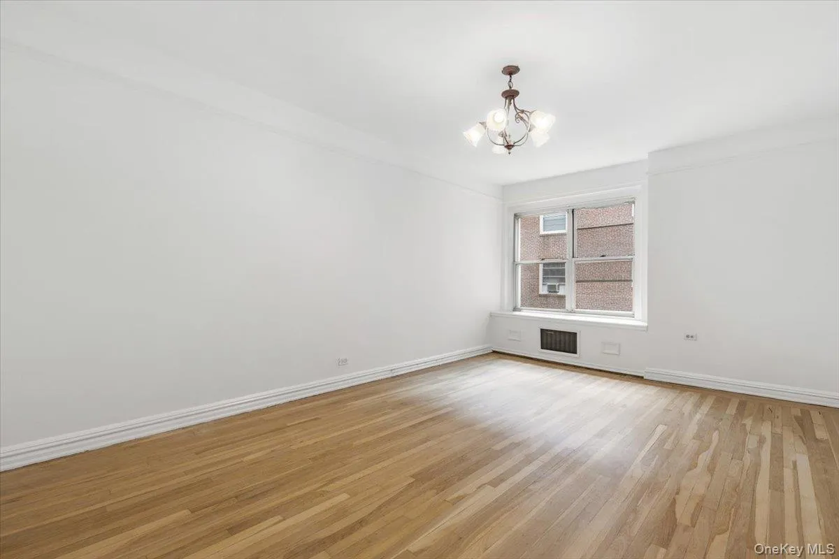 Second bedroom is also spacious and has a large closet Second bedroom is also spacious and has a large closet