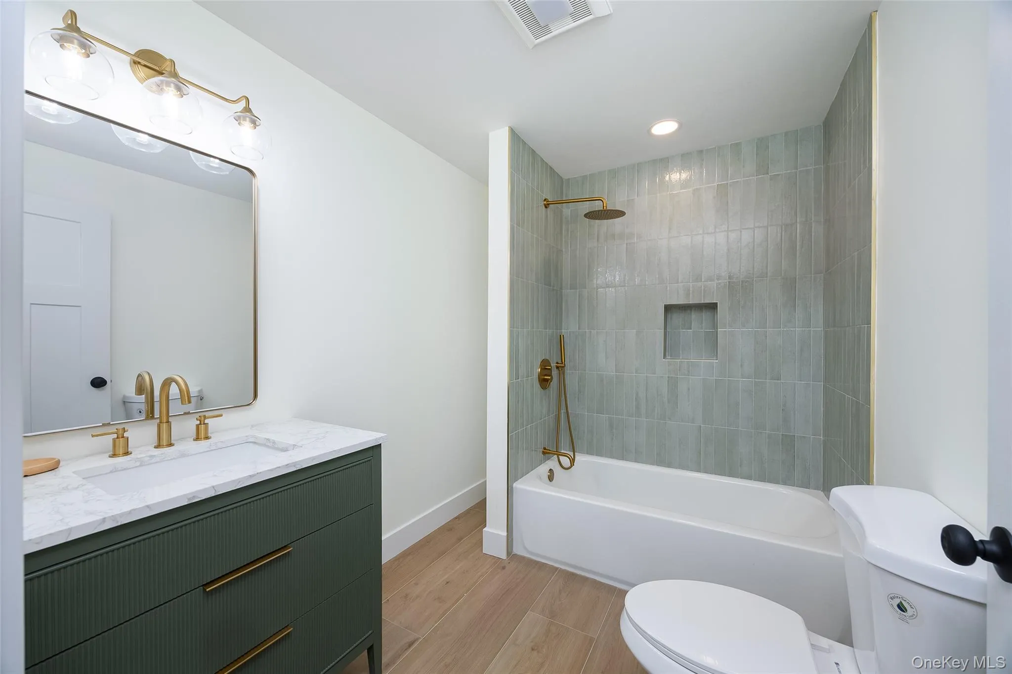 119 Bakertown Road, Rochester, NY, 2 Bedrooms Bedrooms, 7 Rooms Rooms,2 BathroomsBathrooms,Residential Lease,For Rent,Bakertown,0,1024384 119 Bakertown Road, Rochester, NY, 2 Bedrooms Bedrooms, 7 Rooms Rooms,2 BathroomsBathrooms,Residential Lease,For Rent,Bakertown,0,1024384