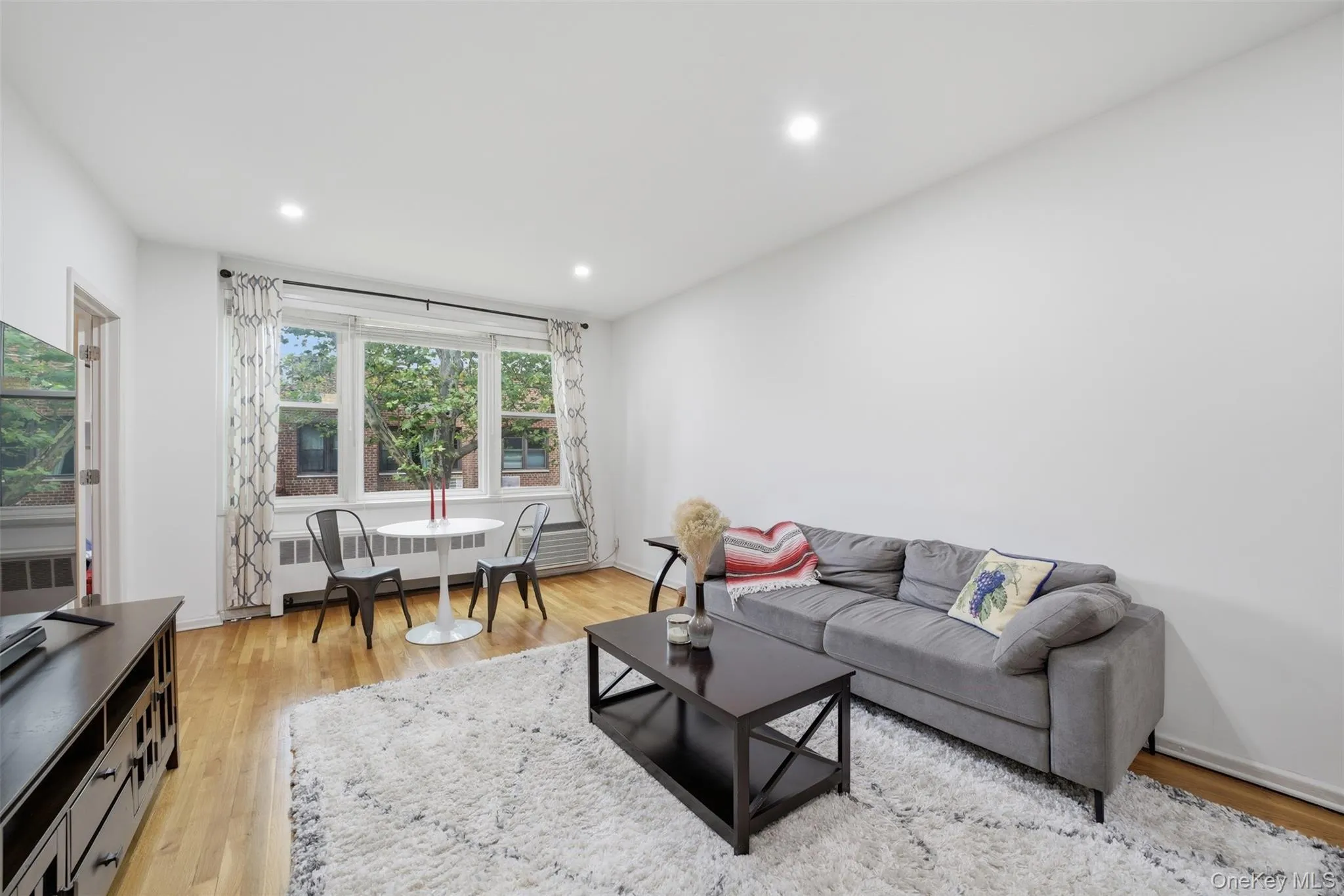 953 Boston Post Road, Mamaroneck, NY, 1 Bedroom Bedrooms, 5 Rooms Rooms,1 BathroomBathrooms,Residential,For Rent,Boston Post,0,1024388 953 Boston Post Road, Mamaroneck, NY, 1 Bedroom Bedrooms, 5 Rooms Rooms,1 BathroomBathrooms,Residential,For Rent,Boston Post,0,1024388